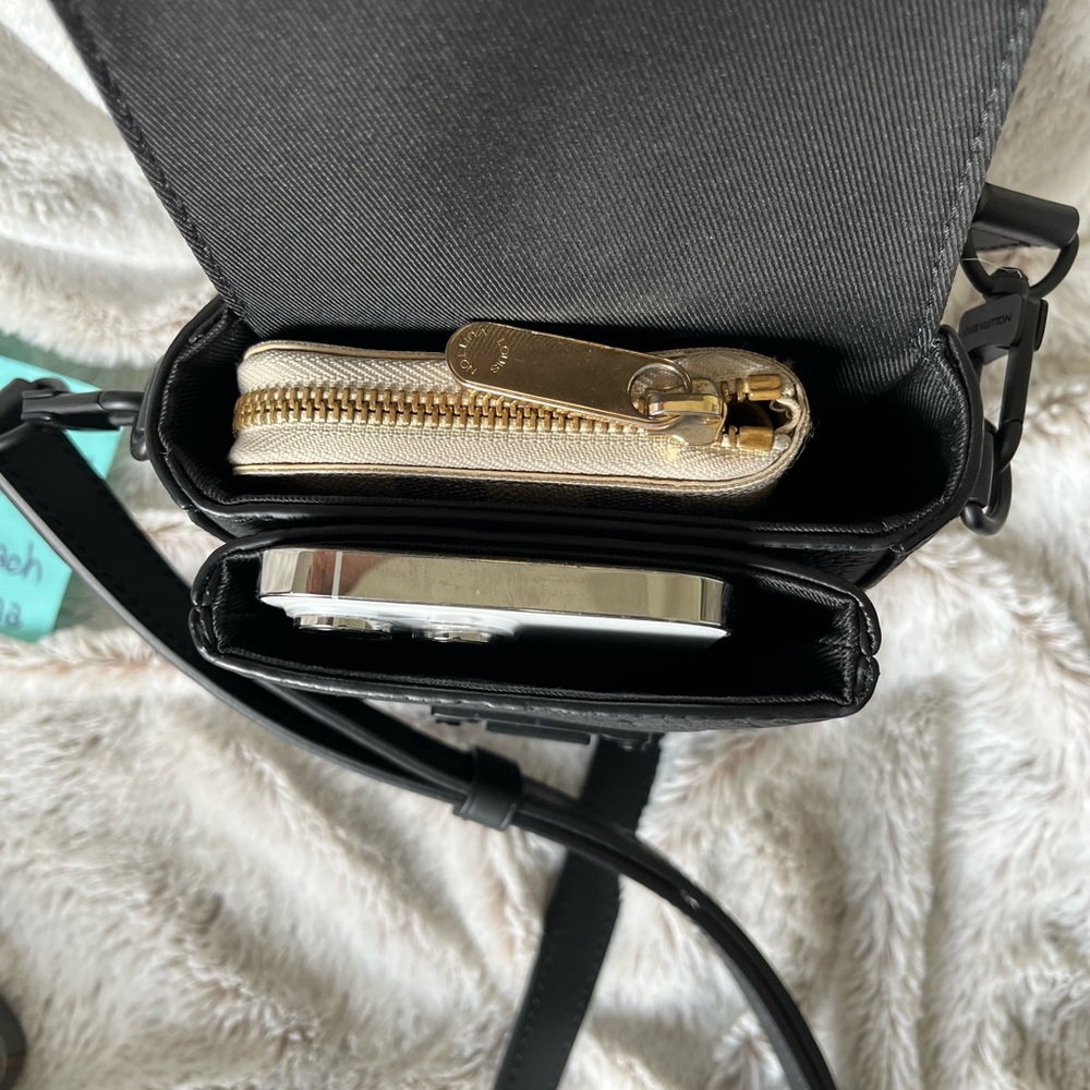 Sold on FB. Louis Vuitton S-Lock Vertical Wearbale Wallet Taurillon Black - Picture 17 of 17